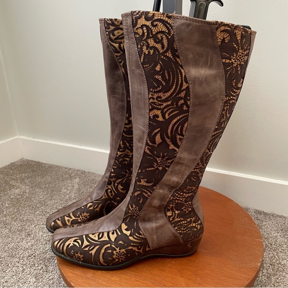 Ecco Floral Leather Gold Panel Tall Boots Knee High Brown Size 38 / 7 / 7.5